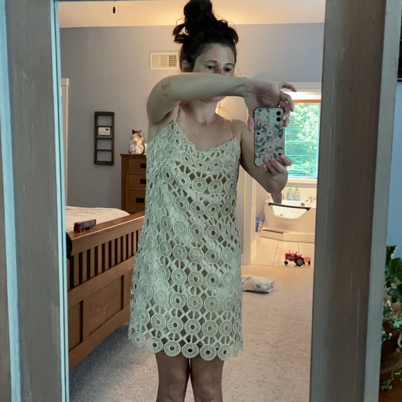 Lilly Pulitzer Beth Lace Slip Dress Size 2 - Picture 9 of 15